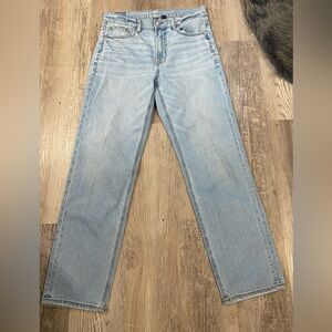 American Eagle High Rise mLight Wash Women’s Straight Jeans